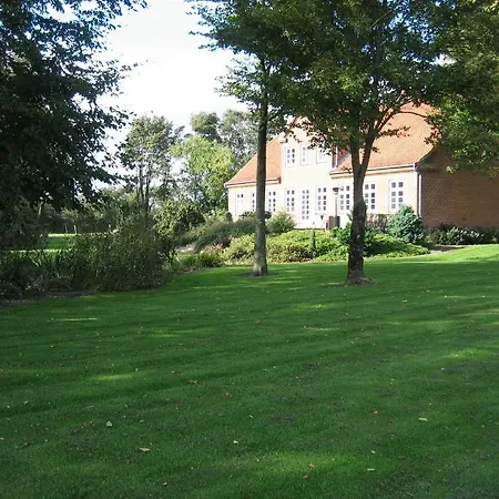 Karolinelund Bed & Breakfast